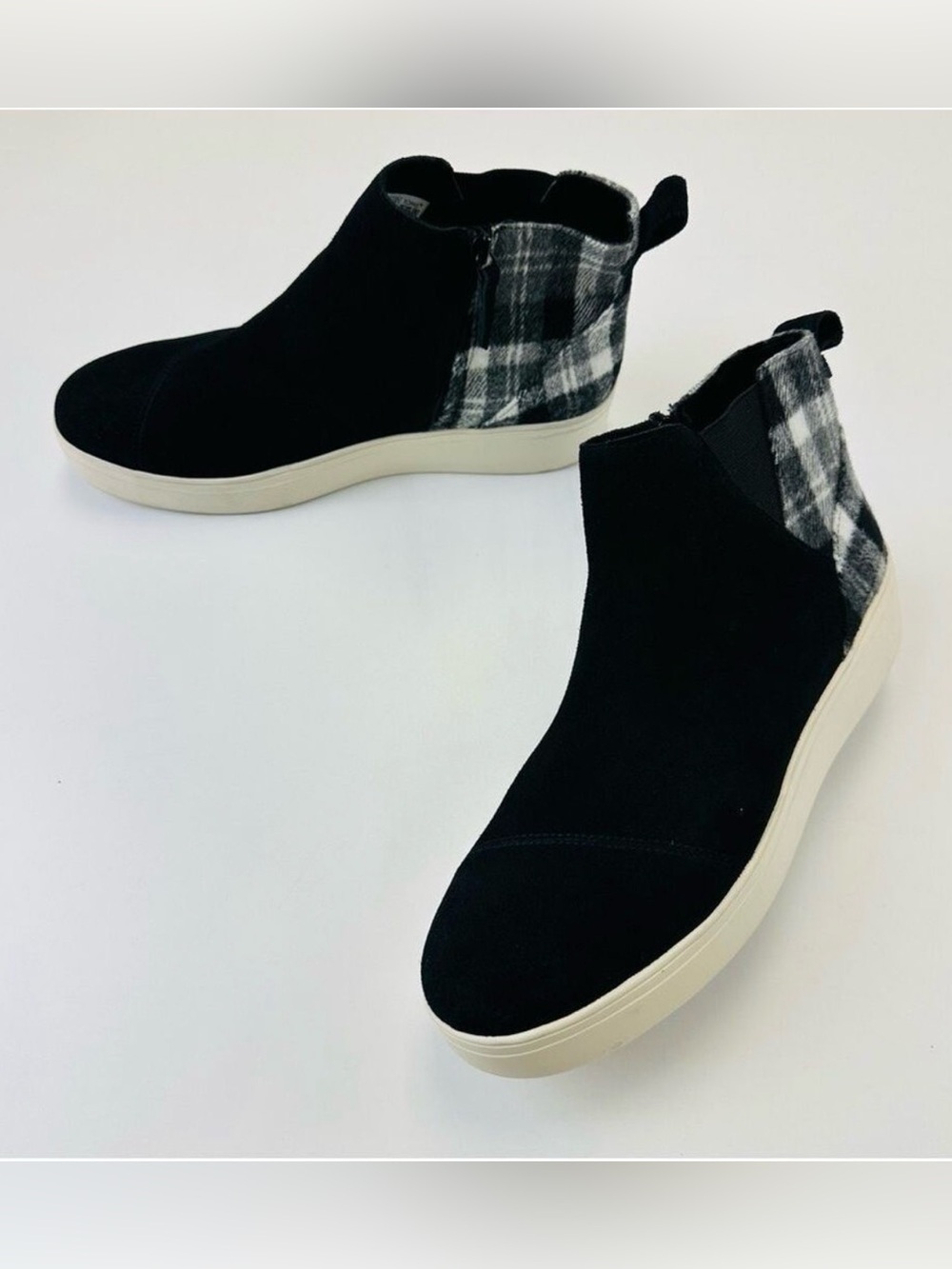 Toms womens sneaker boots Jamie plaid black low profile zip  Size 12 genderless